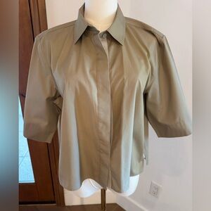 Vince women’s button down khaki shorts, short sleeve. Size medium